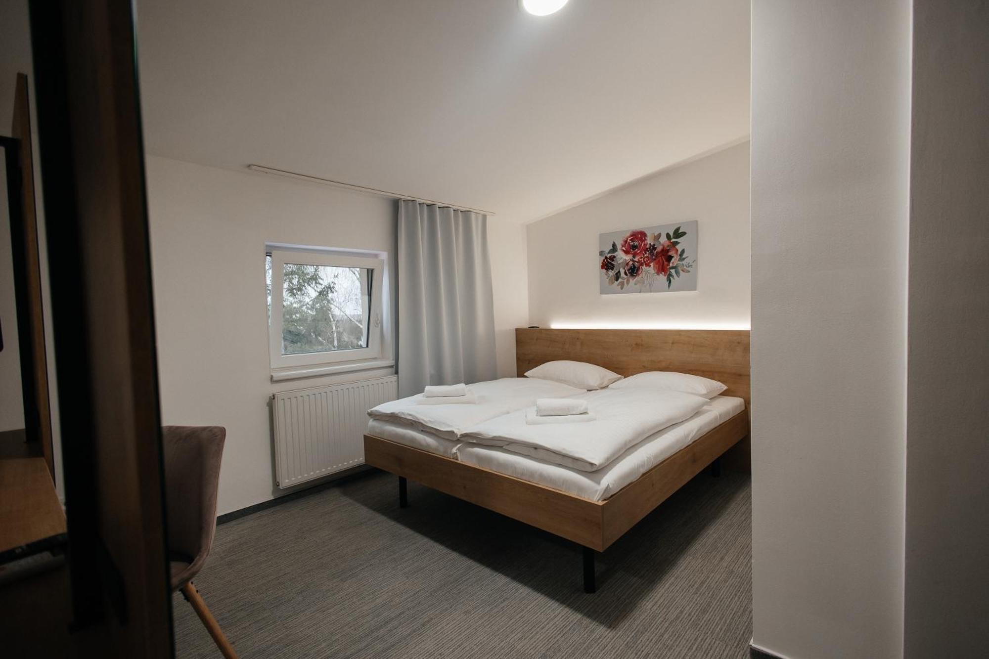 Golden Golem Hotel & Spa Prag Exteriör bild